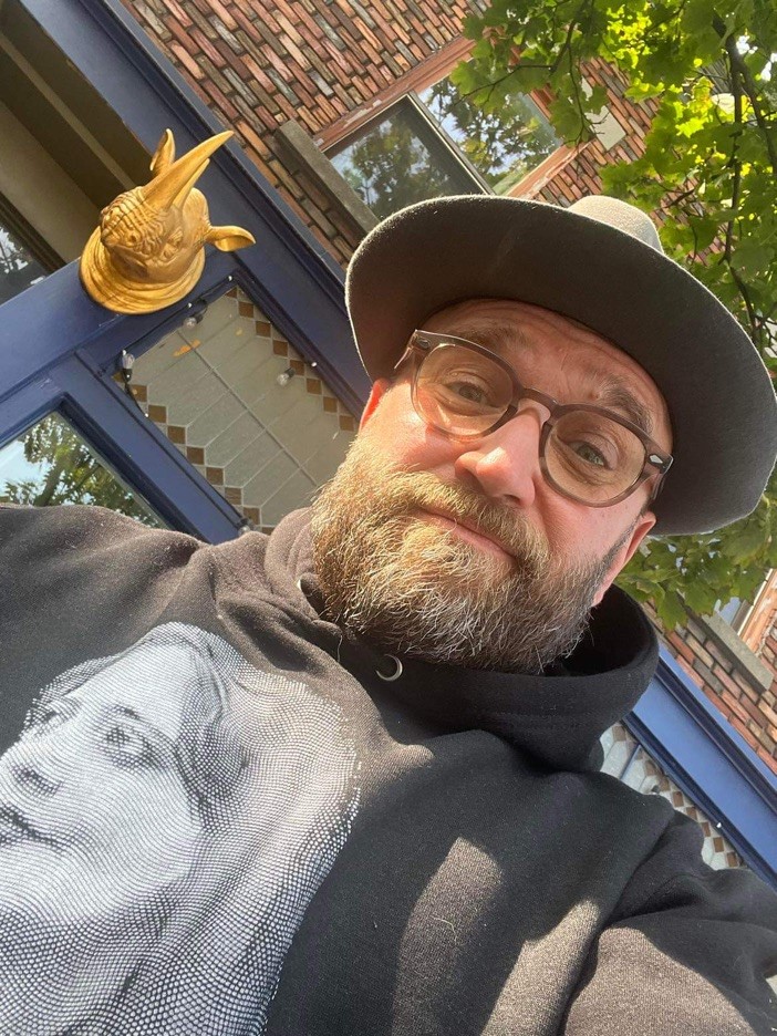 Larry pis sa Gang : Fred Poitras : Enfin...un site web qui met de l'avant les artistes d'ici!